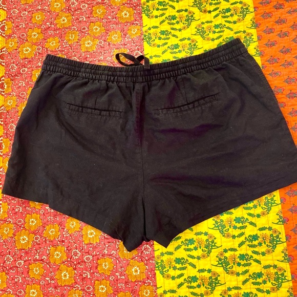 Last chance! Utility Shorts in Linen-Cotton - Picture 3 of 4